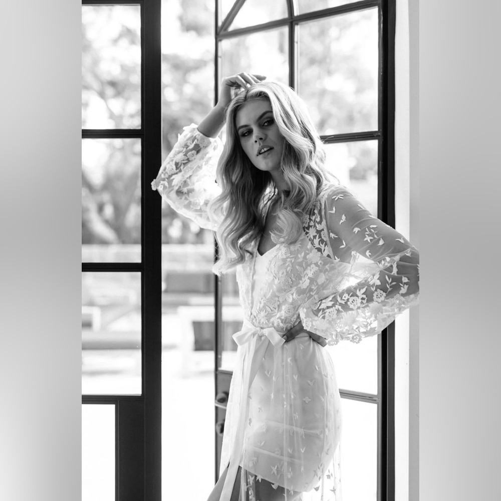 Le Rose Adele Bridal Robe With Slip - image 3